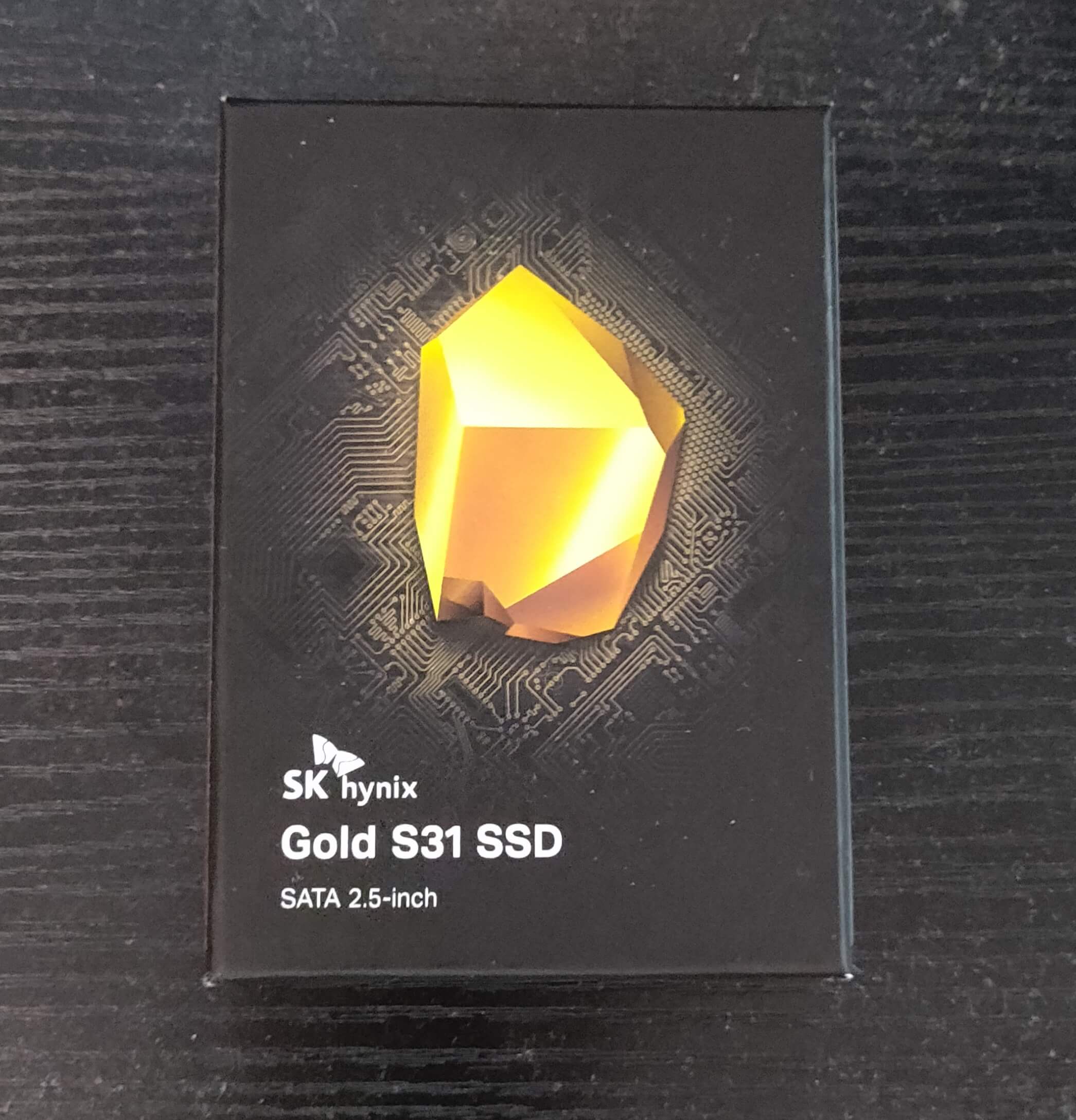 Front view of the SK Hynix Gold S31 1TB SSD